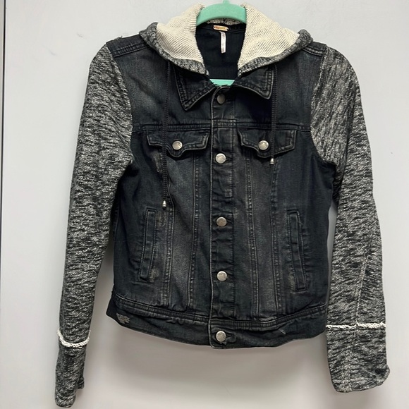 Free People Distressed Hooded Denim Jacket Size Small - Picture 1 of 5